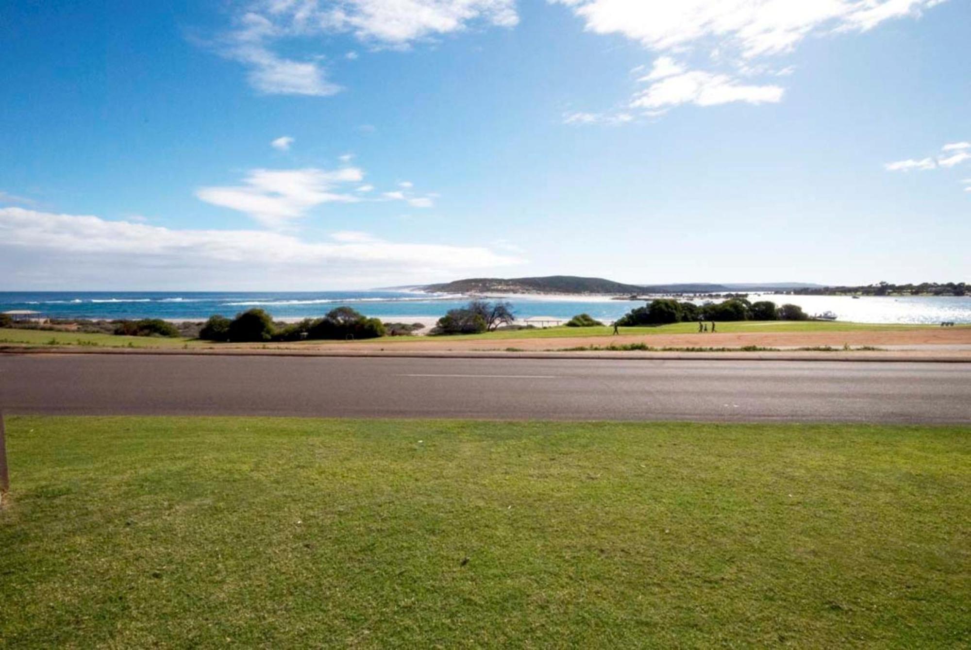 Pelican Shore Oceanfront Villa 6 Kalbarri Extérieur photo